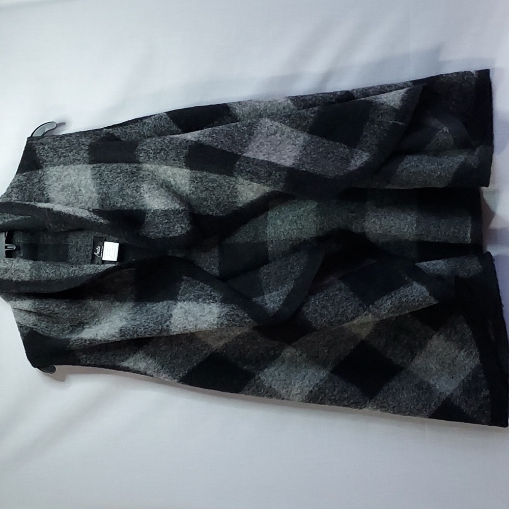 Amita gray and‎ black plaid wool blend women's sweater shawl